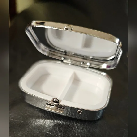 Pink Rabbit Rectangular 2 Compartment Travel Vitamin Pill Box New Without Tag - Picture 3 of 4